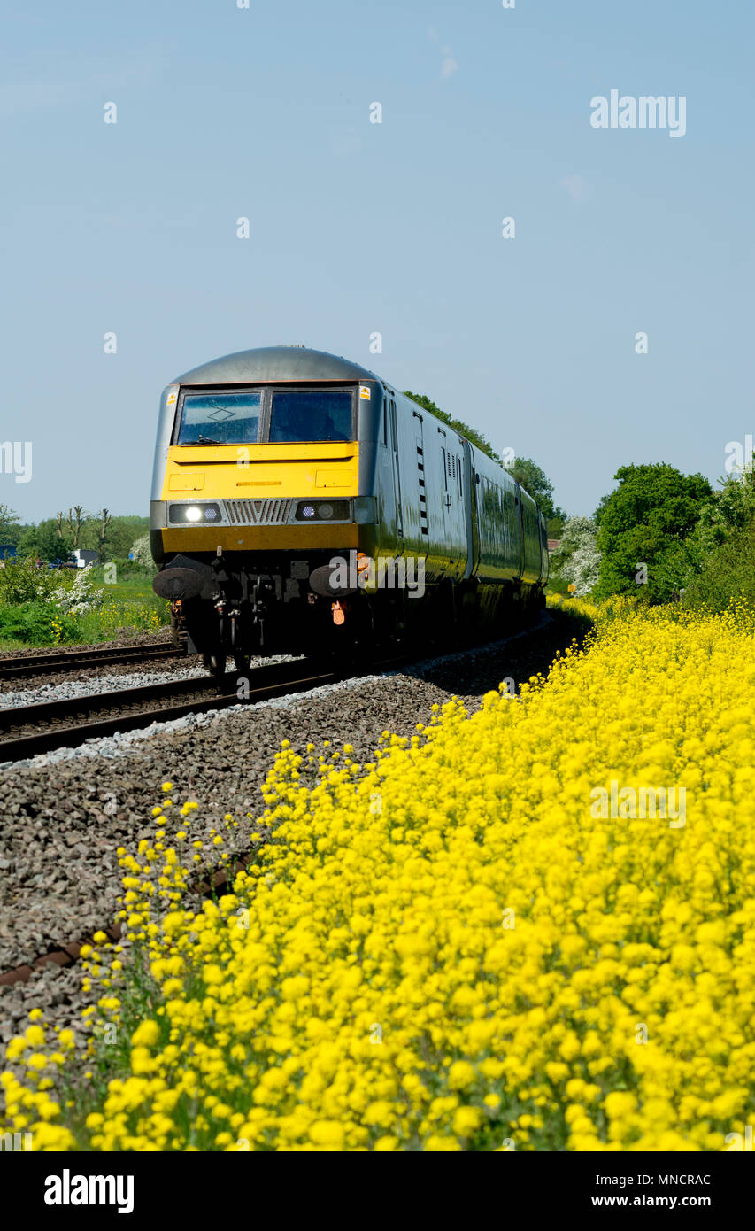 Chiltern Railways Mainline service near King`s Sutton, Northamptonshire, UK Stock Photo